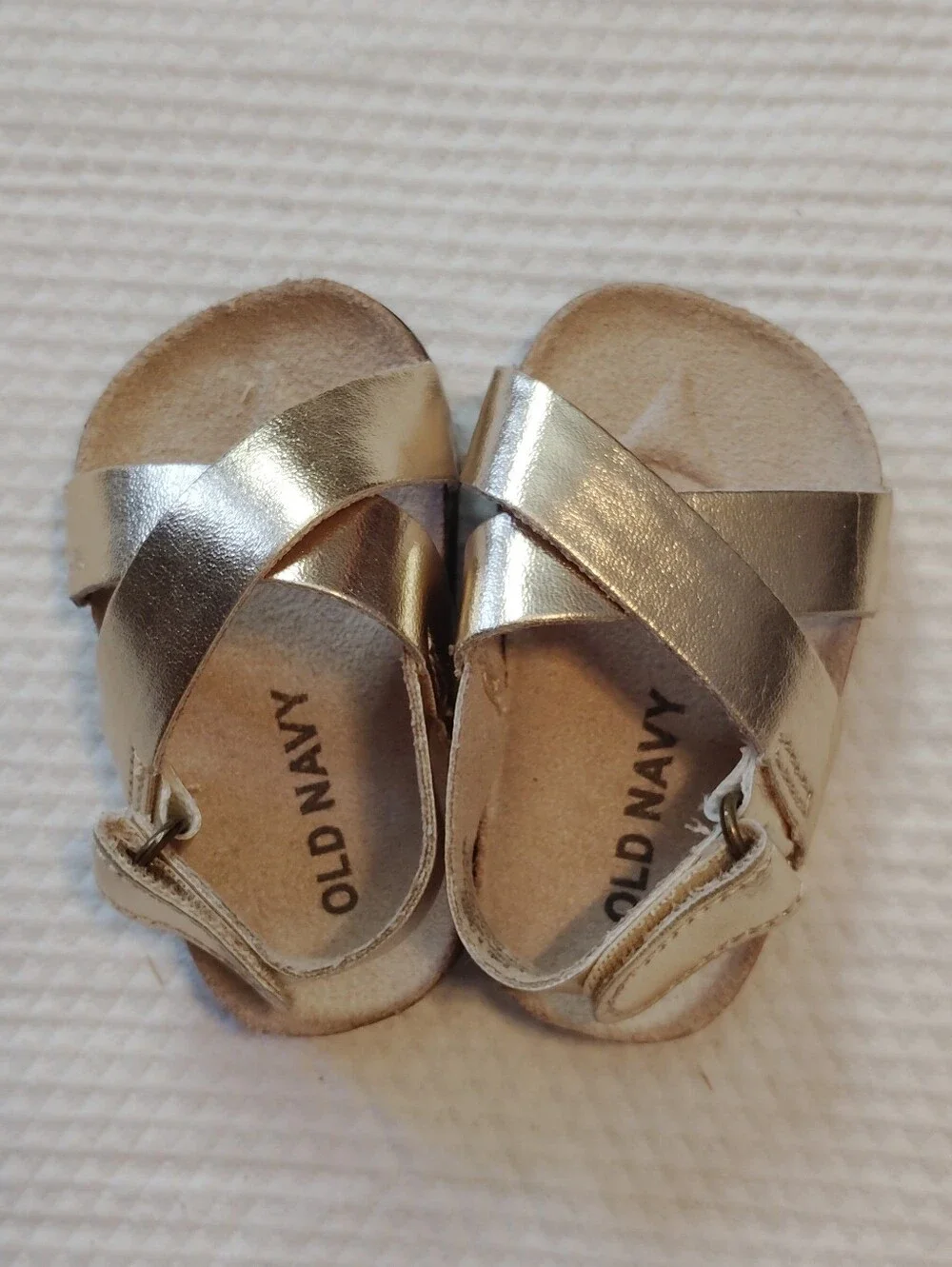 Baby old navy 0-3M Girl Gold Sandals Flip Flops